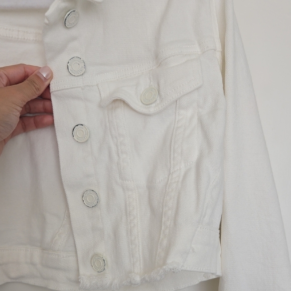 BuffBunny Off-White Cropped Jean Jacket - Picture 4 of 7